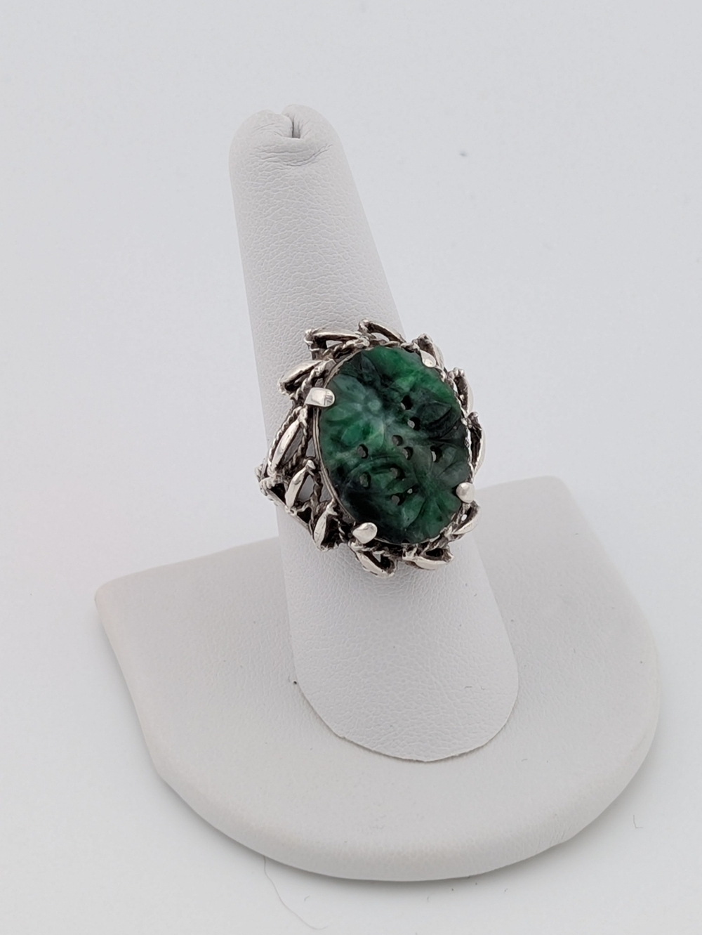 Sterling & Carved Jade Vintage Cocktail Ring 8 - Chunky Statement Silver Jewelry - Picture 4 of 14